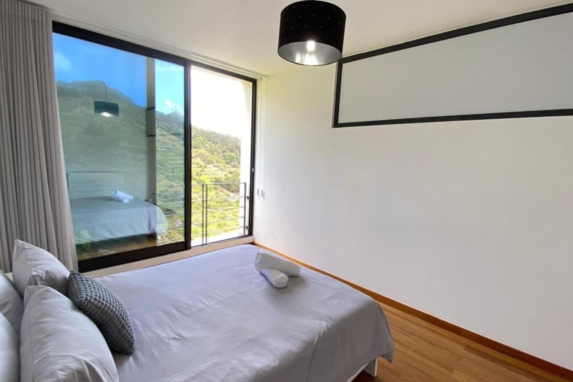 Salt And Pepper House * Machico (Madeira)